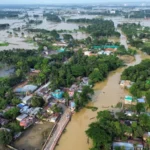 সিলেটের বিভিন্ন উপজেলায়  বন্যা পরিস্থিতির কিছু উন্নতি হলেও গত রাতের বৃষ্টিতে পানি বেড়েছে।